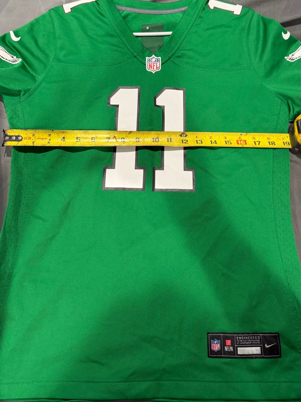 NFL Women’s Nike Green # 11 Football Jersey in Large - Picture 8 of 8
